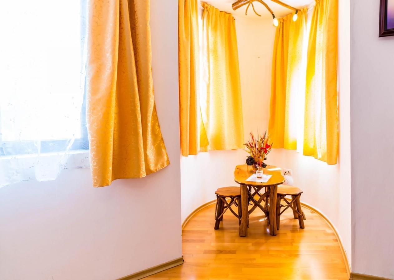 Castelul De Vis Hotel Petrosani Ngoại thất bức ảnh