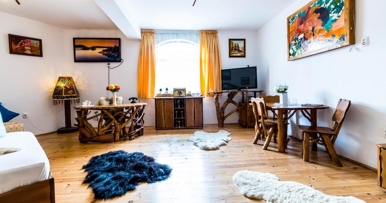 Castelul De Vis Hotel Petrosani Ngoại thất bức ảnh