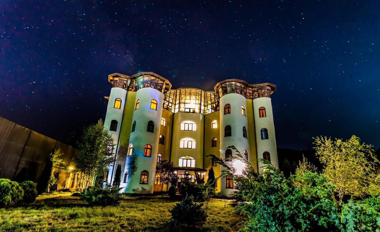 Castelul De Vis Hotel Petrosani Ngoại thất bức ảnh