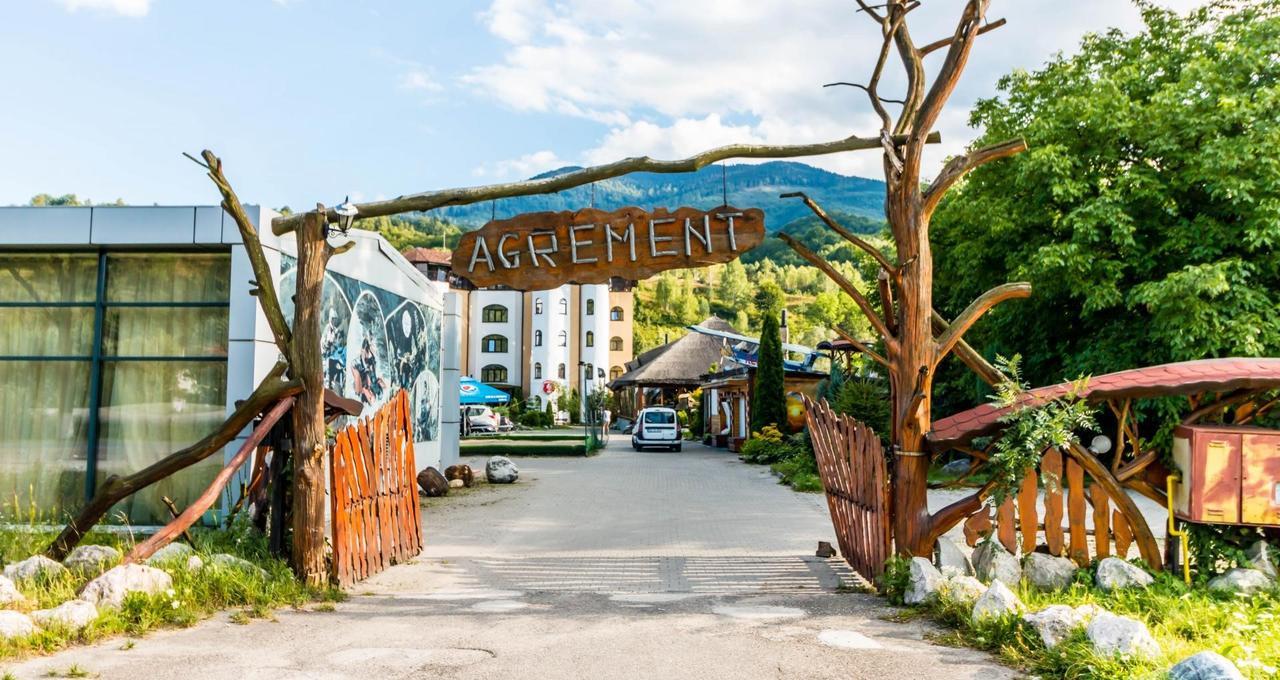 Castelul De Vis Hotel Petrosani Ngoại thất bức ảnh